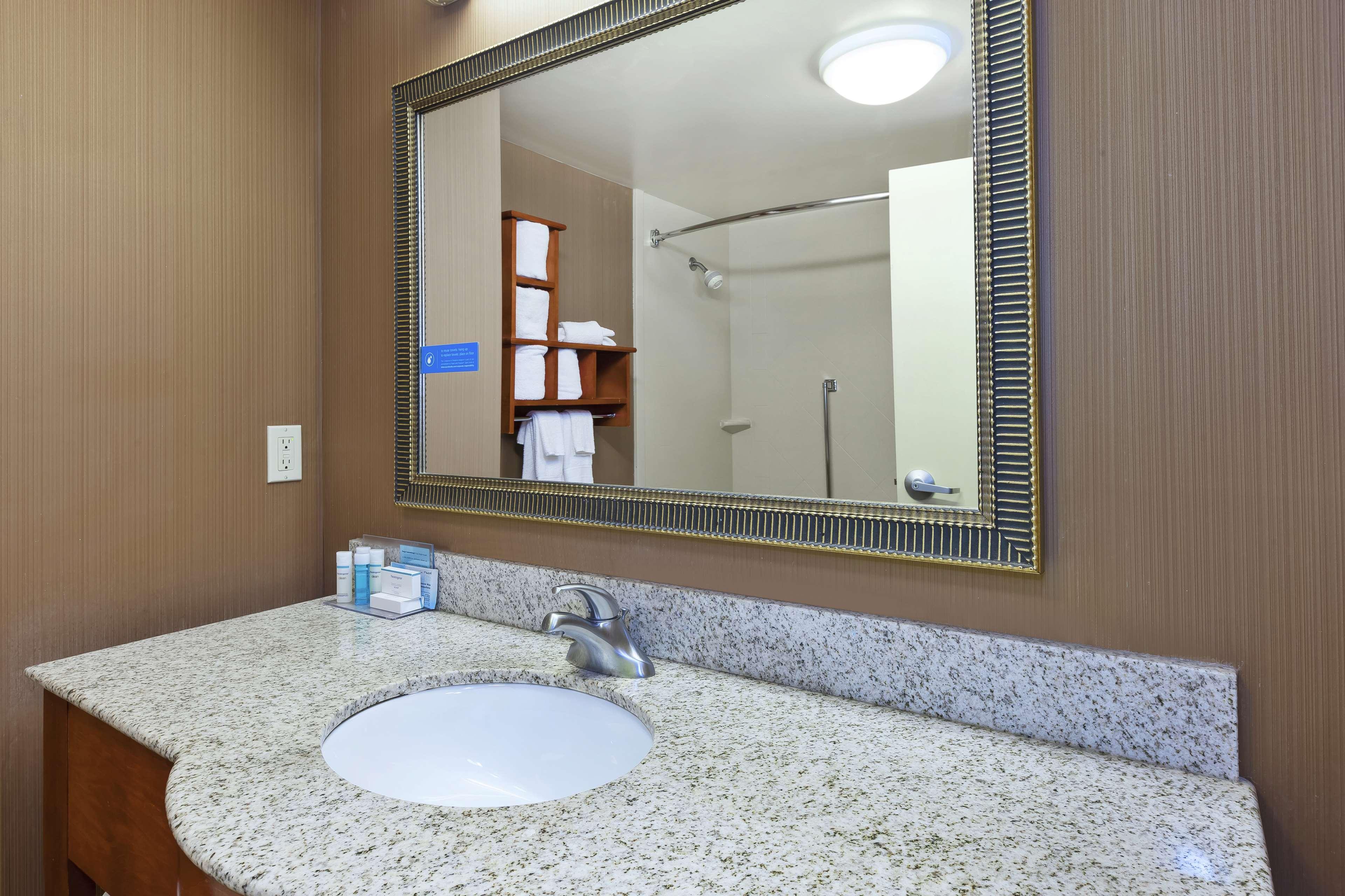 Hampton Inn & Suites Grand Rapids-Airport 28Th St Cascade Ngoại thất bức ảnh