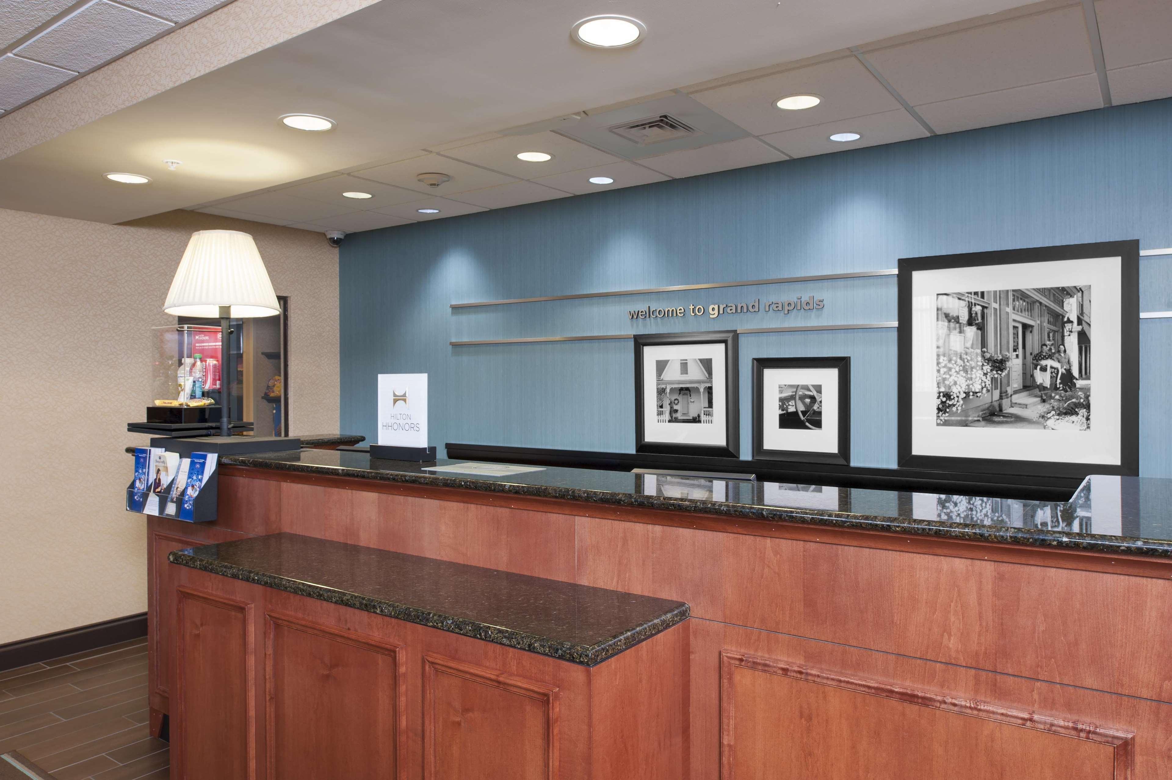 Hampton Inn & Suites Grand Rapids-Airport 28Th St Cascade Ngoại thất bức ảnh
