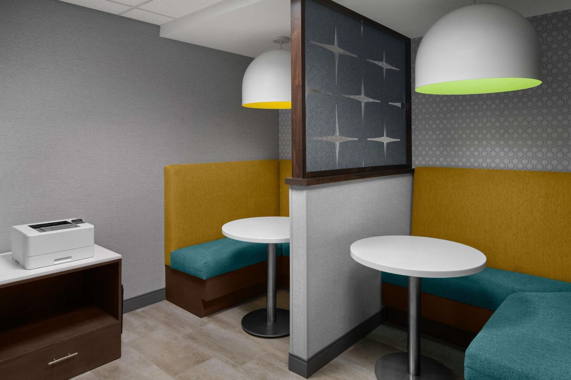 Hampton Inn & Suites Grand Rapids-Airport 28Th St Cascade Ngoại thất bức ảnh